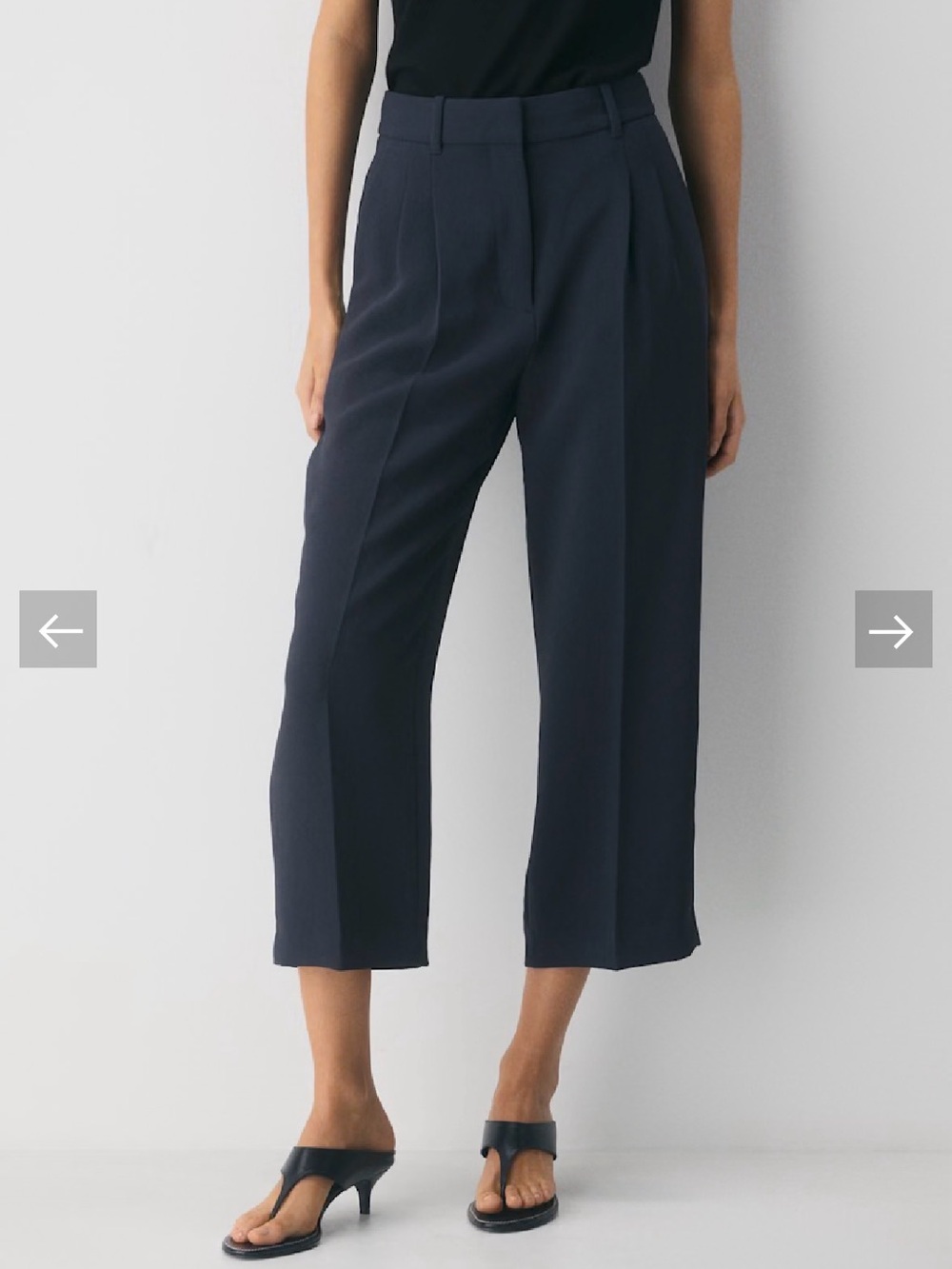 Aritzia Effortless crepette dark navy size 4 pant